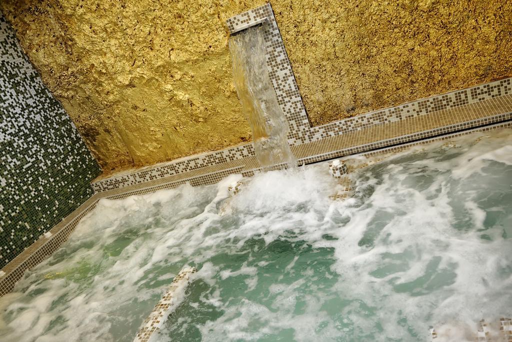 Hotel Bertusi Porretta Terme Eksteriør billede